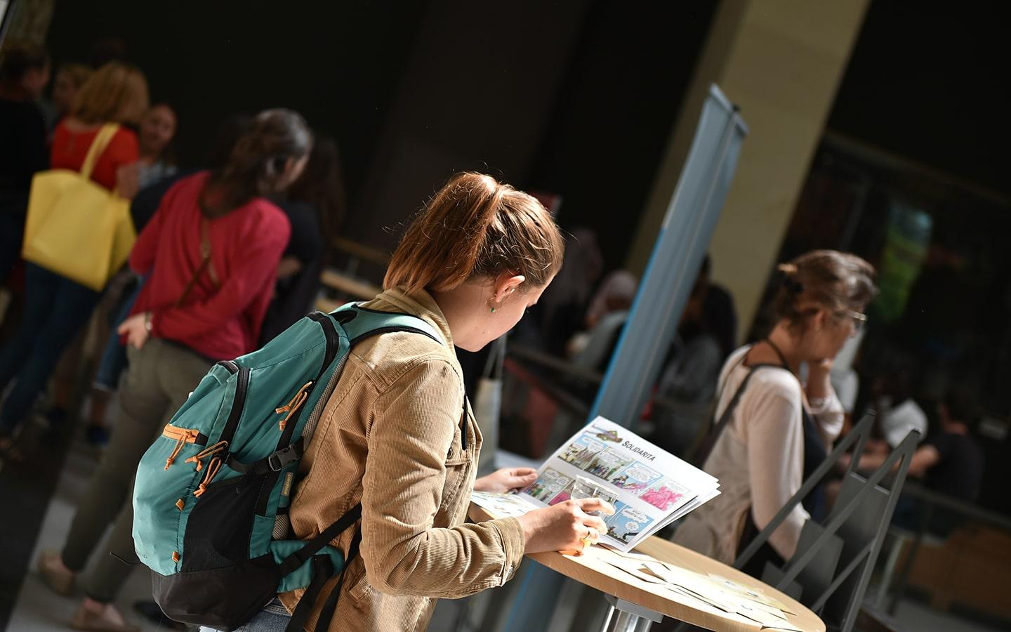 Jeune en service civique